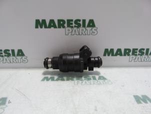 Usagé Injecteur (injection essence) Citroen Xantia (X2/X7) 1.8i 16V Prix € 25,00 Règlement à la marge proposé par Maresia Parts