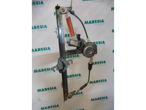 Used Window mechanism 2-door, front left Alfa Romeo 145 (930A) 1.4 Twin Spark 16V Price € 25,00 Margin scheme offered by Maresia Parts