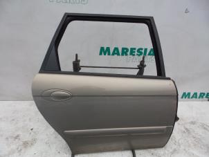 Używane Drzwi prawe tylne wersja 4-drzwiowa Citroen C5 I Break (DE) 2.0 HDi 110 Cena € 105,00 Procedura marży oferowane przez Maresia Parts