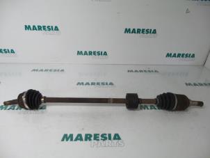 Used Front drive shaft, right Fiat Bravo (182A) 1.2 16V Price € 30,00 Margin scheme offered by Maresia Parts