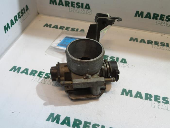 Używane Przepustnica Fiat Marea Weekend (185BX/CX) 1.6 SX,ELX 16V Cena € 40,00 Procedura marży oferowane przez Maresia Parts