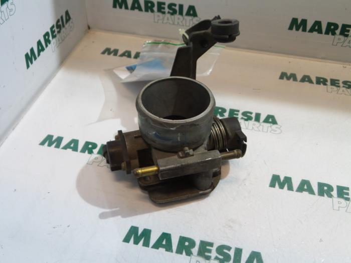 Usagé Boitier papillon Fiat Marea (185AX) 1.6 SX,ELX 16V Prix € 40,00 Règlement à la marge proposé par Maresia Parts