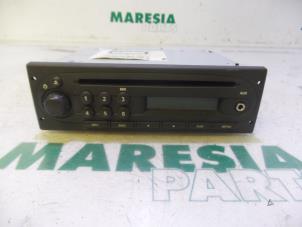 Gebrauchte Radio CD Spieler Renault Twingo II (CN) 1.2 16V Preis € 105,00 Margenregelung angeboten von Maresia Parts
