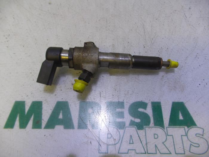 Injector (diesel) from a Citroën C3 Pluriel (HB) 1.4 HDi 2005