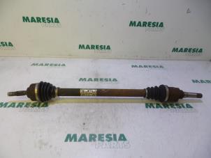 Used Front drive shaft, right Peugeot 207/207+ (WA/WC/WM) 1.4 16V VTi Price € 35,00 Margin scheme offered by Maresia Parts