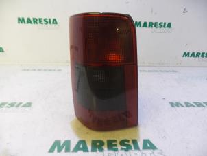 Używane Tylne swiatlo pozycyjne lewe Peugeot Partner 1.9 D Cena € 18,15 Z VAT oferowane przez Maresia Parts