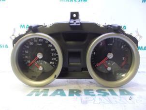 Used Instrument panel Renault Megane II (BM/CM) 1.9 dCi 120 Price € 40,00 Margin scheme offered by Maresia Parts