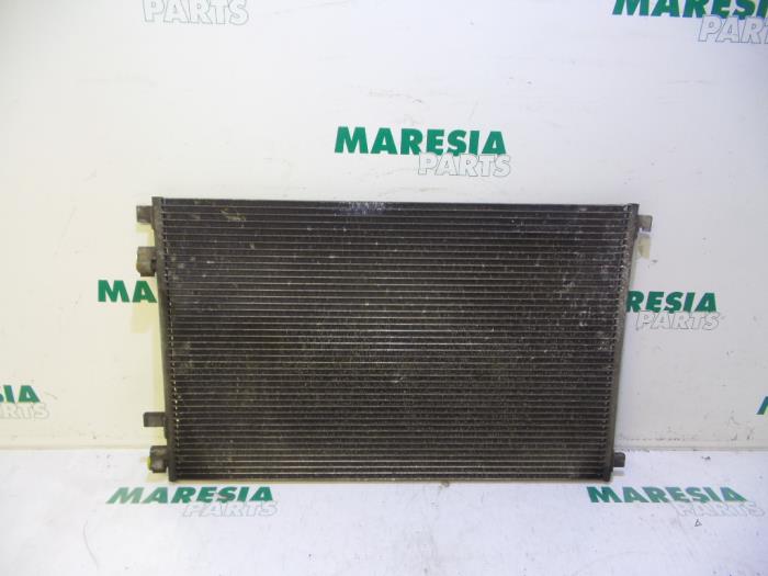 Air conditioning condenser from a Renault Megane II (BM/CM) 1.9 dCi 120 2005