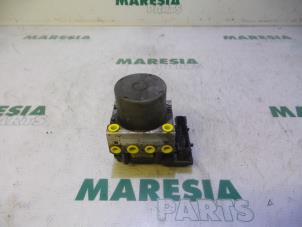 Used ABS pump Renault Megane II (BM/CM) 1.9 dCi 120 Price € 75,00 Margin scheme offered by Maresia Parts