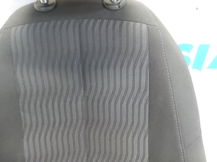Fotel prawy z Peugeot 308 (L3/L8/LB/LH/LP) 1.6 BlueHDi 120 2015