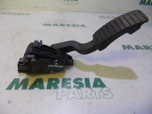 Used Throttle pedal position sensor Renault Laguna II Grandtour (KG) 1.9 dCi 110 Price € 30,00 Margin scheme offered by Maresia Parts