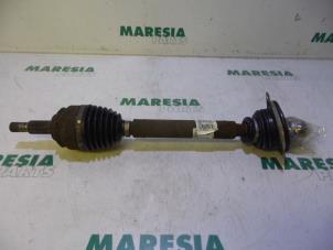 Used Front drive shaft, left Renault Laguna II Grandtour (KG) 1.9 dCi 110 Price € 50,00 Margin scheme offered by Maresia Parts
