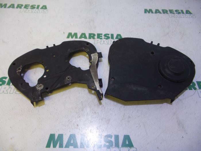 Usagé Couvercle de distribution Peugeot 307 SW (3H) 2.0 16V Prix € 20,00 Règlement à la marge proposé par Maresia Parts