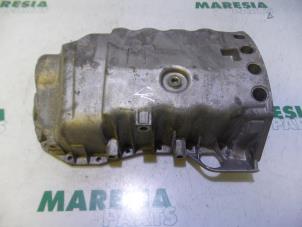 Używane Miska olejowa Renault Megane II (BM/CM) 1.9 dCi 120 Cena € 30,00 Procedura marży oferowane przez Maresia Parts