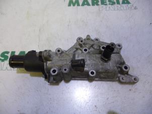 Used Thermostat housing Renault Megane II (LM) 1.6 16V Price € 50,00 Margin scheme offered by Maresia Parts