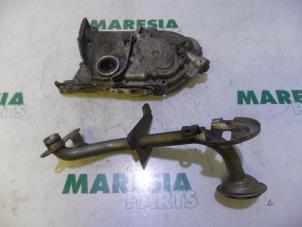 Używane Pompa oleju Lancia Lybra SW 2.4 JTD Cena € 157,50 Procedura marży oferowane przez Maresia Parts