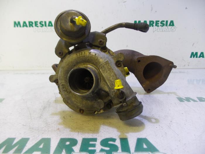 Używane Turbo Lancia Lybra SW 2.4 JTD Cena € 131,25 Procedura marży oferowane przez Maresia Parts