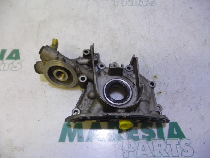 Gebrauchte Ölpumpe Renault Clio III (BR/CR) 1.2 16V TCe 100 Preis € 65,00 Margenregelung angeboten von Maresia Parts