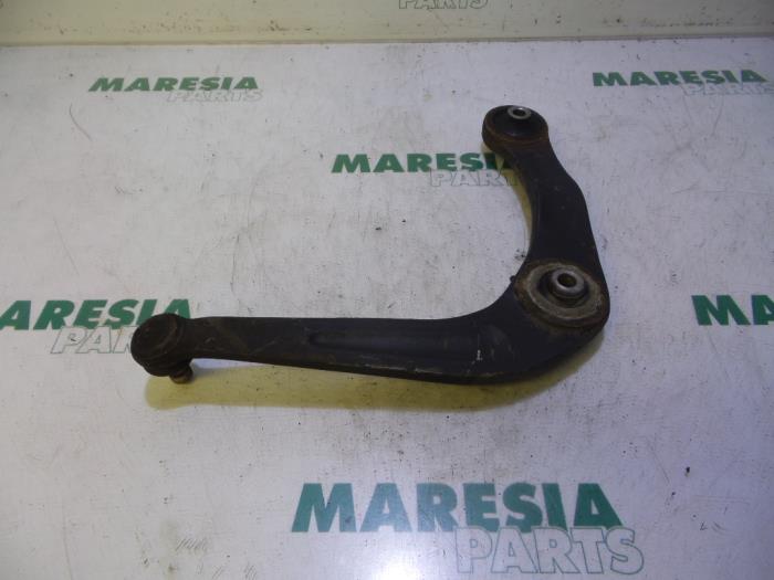 Front lower wishbone, left from a Peugeot 206 SW (2E/K) 1.4 2004