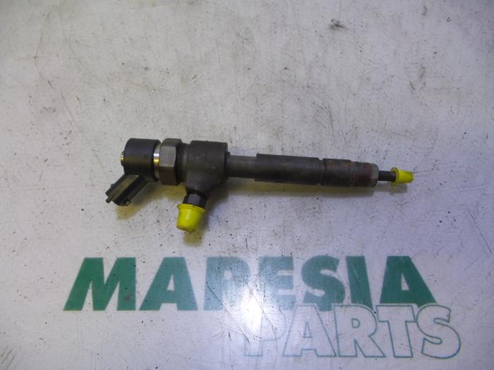Usagé Injecteurs Fiat Punto II (188) 1.9 JTD 80 ELX 3-Drs. Prix € 75,00 Règlement à la marge proposé par Maresia Parts