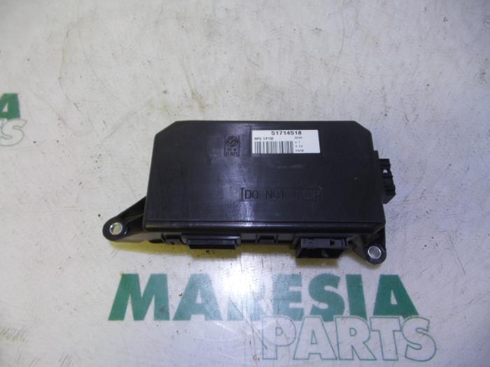 Usagé Ordinateur divers Fiat Stilo (192A/B) 1.6 16V 3-Drs. Prix € 35,00 Règlement à la marge proposé par Maresia Parts