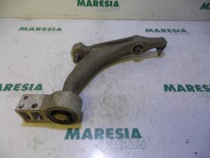 Used Front lower wishbone, right Alfa Romeo Brera (939) 2.2 JTS 16V Price € 50,00 Margin scheme offered by Maresia Parts