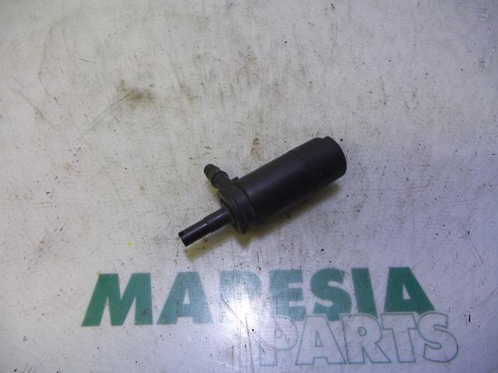 Używane Spryskiwacz reflektorów Alfa Romeo Brera (939) 2.2 JTS 16V Cena € 65,00 Procedura marży oferowane przez Maresia Parts