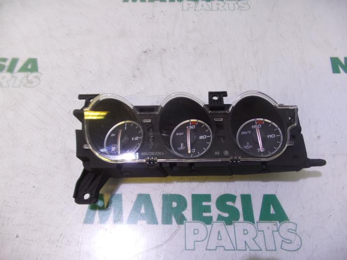 Usagé Affichage intérieur Alfa Romeo 159 Sportwagon (939BX) 2.2 JTS 16V Prix € 50,00 Règlement à la marge proposé par Maresia Parts