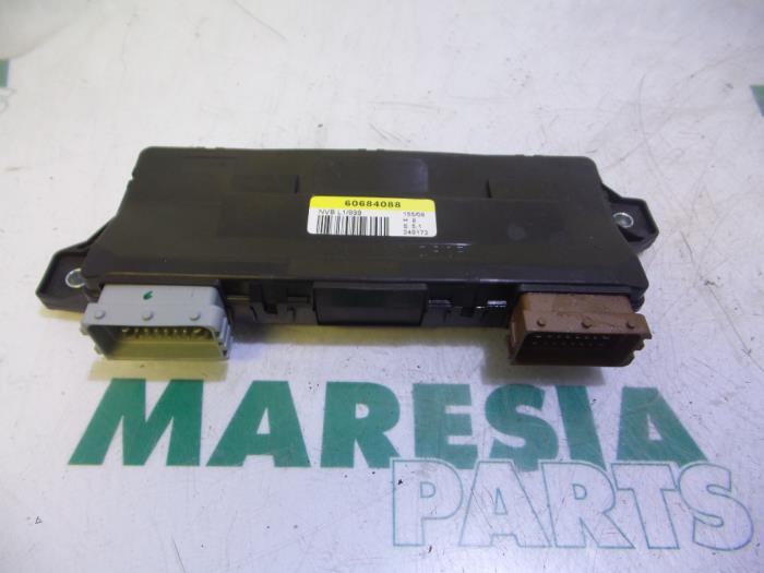 Usagé Ordinateur divers Alfa Romeo 159 Sportwagon (939BX) 2.2 JTS 16V Prix € 40,00 Règlement à la marge proposé par Maresia Parts