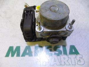 Usagé Pompe ABS Fiat 500 (312) 1.2 69 Prix € 40,00 Règlement à la marge proposé par Maresia Parts