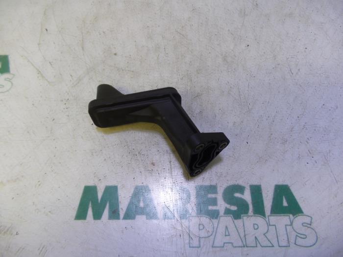 Używane Pompa oleju Peugeot 107 1.0 12V Cena € 25,00 Procedura marży oferowane przez Maresia Parts