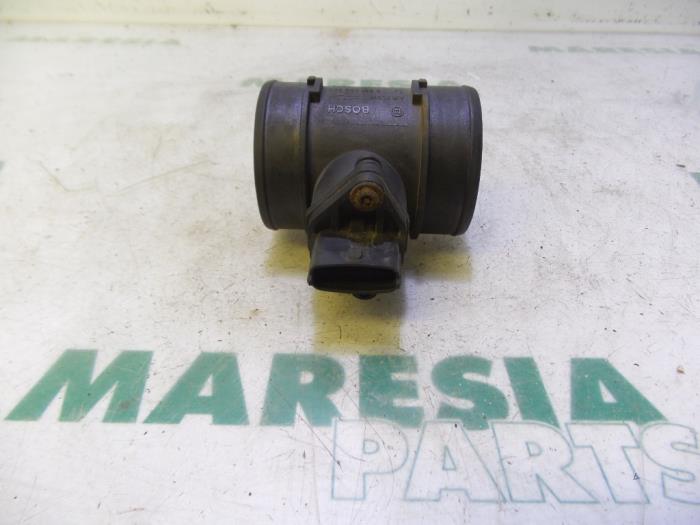Usagé Débitmètre Alfa Romeo 156 Sportwagon (932) 2.4 JTD Prix € 35,00 Règlement à la marge proposé par Maresia Parts