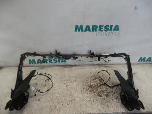 Used Convertible roof controller Peugeot 307 CC (3B) 2.0 16V Price € 262,50 Margin scheme offered by Maresia Parts