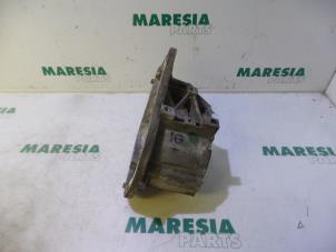 Used Gearbox casing Peugeot 307 CC (3B) 2.0 16V Price € 60,00 Margin scheme offered by Maresia Parts