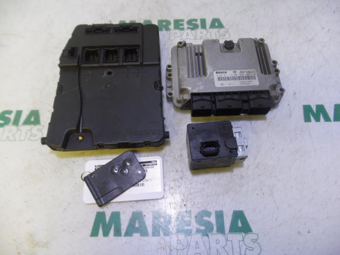 Used Engine management computer Renault Scénic II (JM) 1.9 dCi 120 Price € 324,99 Margin scheme offered by Maresia Parts