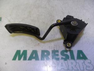 Used Throttle pedal position sensor Renault Scénic II (JM) 1.9 dCi 120 Price € 35,00 Margin scheme offered by Maresia Parts