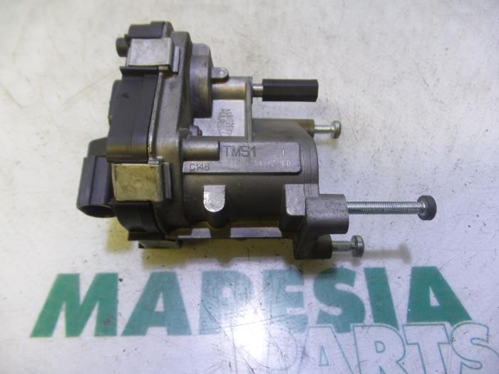 Usagé Boitier papillon Alfa Romeo 159 (939AX) 1.9 JTDm 16V Prix € 105,00 Règlement à la marge proposé par Maresia Parts