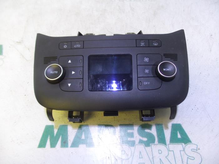 Heater control panel from a Fiat Punto Evo (199) 1.4 16V Abarth 2010