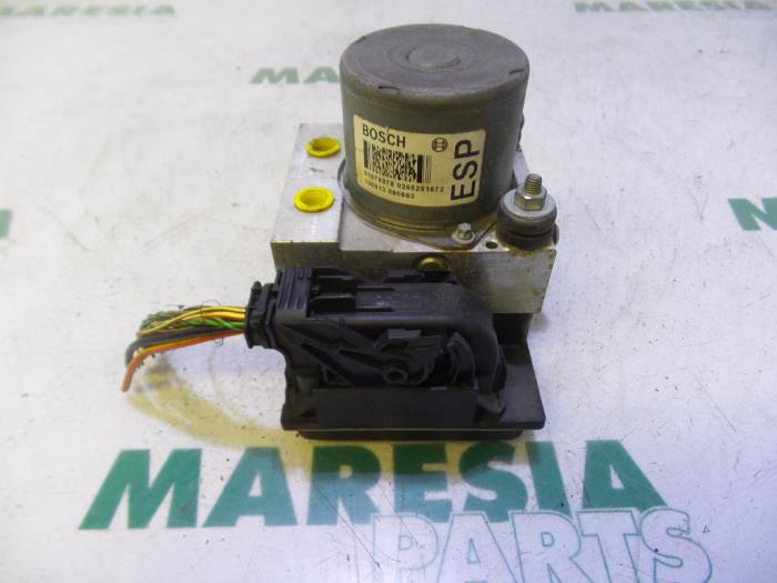 Używane Pompa ABS Fiat Punto III (199) Cena € 75,00 Procedura marży oferowane przez Maresia Parts