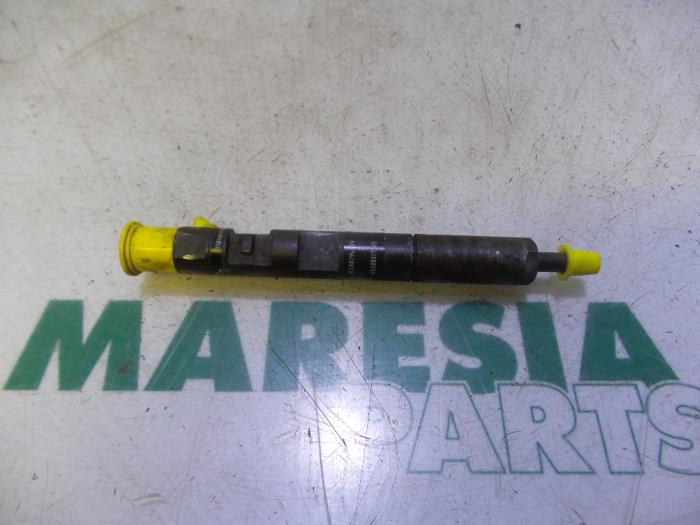 Usagé Injecteurs Renault Kangoo Express (FW) 1.5 dCi 90 FAP Prix € 131,25 Règlement à la marge proposé par Maresia Parts
