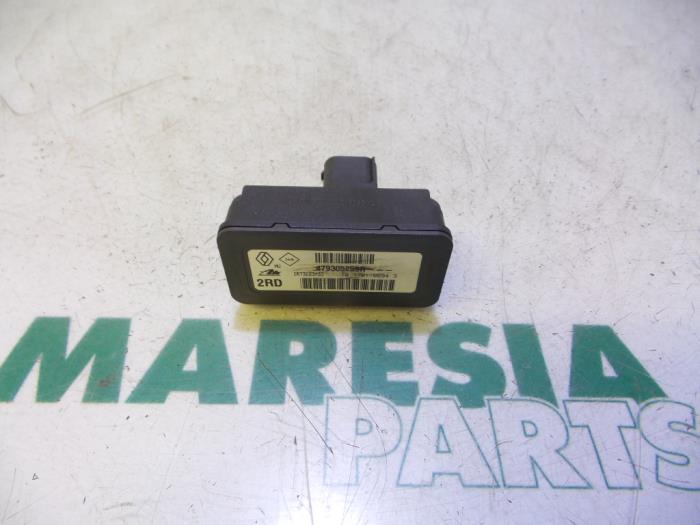 Used Esp computer Renault Megane III Grandtour (KZ) 1.5 dCi 110 Price € 19,50 Margin scheme offered by Maresia Parts