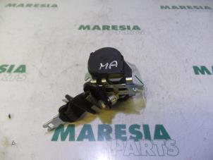 Używane Pas bezpieczenstwa srodkowy tyl Fiat Panda (169) 1.1 Fire Cena € 35,00 Procedura marży oferowane przez Maresia Parts
