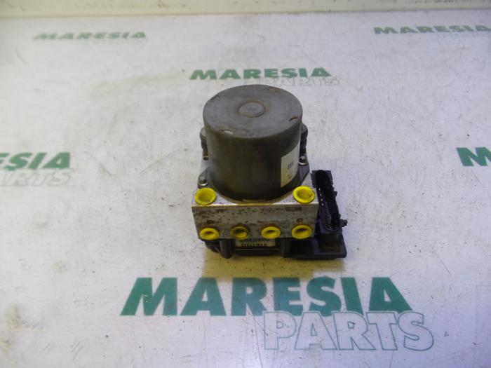 Usagé Bloc ABS Citroen Jumper (U9) 2.2 HDi 100 Euro 4 Prix € 199,50 Règlement à la marge proposé par Maresia Parts