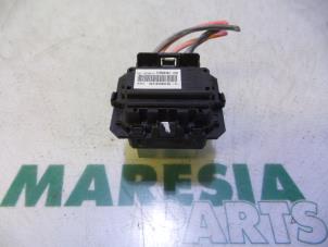 Used Heater resistor Renault Grand Scénic III (JZ) 1.5 dCi 110 Price € 20,00 Margin scheme offered by Maresia Parts