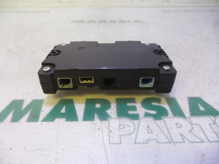 Usagé Ordinateur divers Renault Grand Scénic III (JZ) 1.5 dCi 110 Prix € 34,99 Règlement à la marge proposé par Maresia Parts