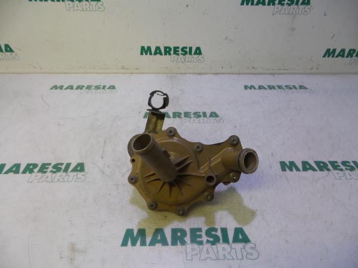 Używane Pompa wodna Peugeot Boxer (U9) 2.2 HDi 120 Euro 4 Cena € 48,40 Z VAT oferowane przez Maresia Parts