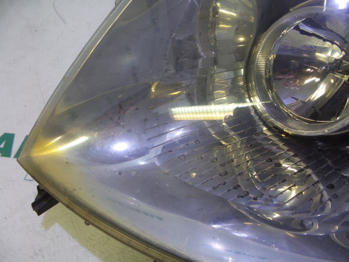 Headlight, left from a Peugeot Boxer (U9) 2.2 HDi 120 Euro 4 2008
