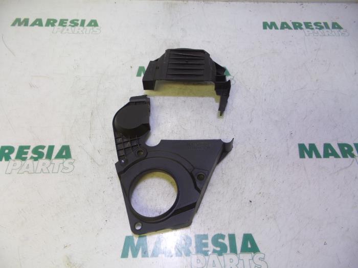 Usagé Couvercle de distribution Citroen C3 (FC/FL/FT) 1.1 Prix € 20,00 Règlement à la marge proposé par Maresia Parts