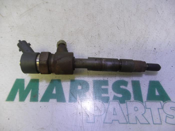 Usagé Injecteurs Fiat Punto II (188) 1.9 JTD 80 ELX 5-Drs. Prix € 75,00 Règlement à la marge proposé par Maresia Parts