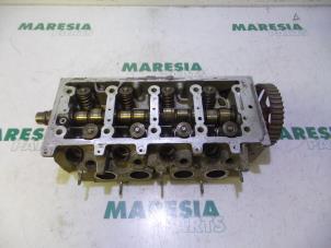 Używane Glowica cylindra Peugeot 306 Break (7E) 1.6i XR,XT,ST Cena € 157,50 Procedura marży oferowane przez Maresia Parts